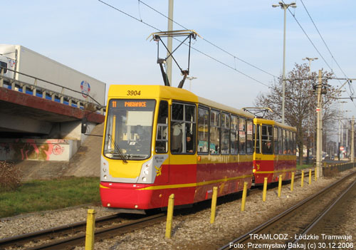 Sk�ad 2 x Konstal 805Na #3904+3905 [11], ul. Pabianicka. Foto: Przemys�aw Bakaj (c)