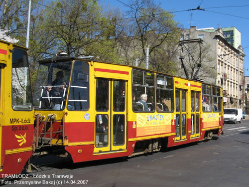 Sk�ad 2x 805Na #2358+2359 [13], 14.04.2007r., ul. Narutowicza/ Tramwajowa. Foto: Przemys�aw Bakaj (c)