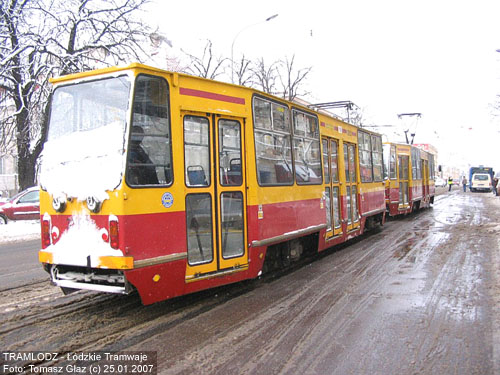 Sk�ad 2x 805Na #3324+3293 [6], 25.01.2007r., ul. Piotrkowska/ Sieradzka. Foto: Tomasz G�az (c)