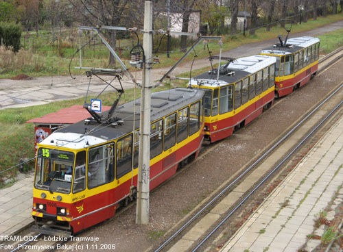 Sk�ad 3 x Konstal 805Na #1606+1607+1417 [15], w dniu 1.11.2006r. ul. Pomorska/ ogr�dki dzia�kowe. Foto: Przemys�aw Bakaj (c)