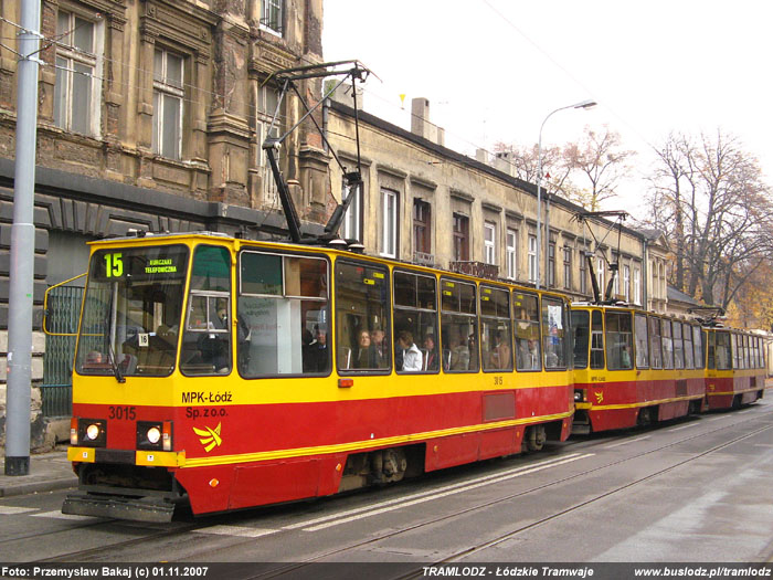 Sk�ad 3 x Konstal 805Na #3015+3018+3017 [15], w dniu 1.11.2007r., ul. Pomorska/ Kili�skiego. Foto: Przemys�aw Bakaj (c)