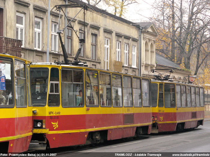Sk�ad 3 x Konstal 805Na #3015+3018+3017 [15], w dniu 1.11.2007r., ul. Pomorska/ Kili�skiego. Foto: Przemys�aw Bakaj (c)