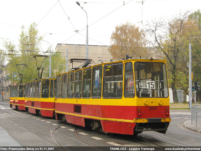 Sk�ad 3 x Konstal 805Na #3015+3018+3017 [15], w dniu 1.11.2007r., ul. Pomorska/ Kili�skiego. Foto: Przemys�aw Bakaj (c)