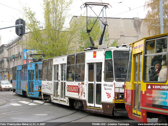 Sk�ad 3 x Konstal 805Na #3323+3340+3341 [15], w dniu 1.11.2007r., ul. Pomorska/ Kili�skiego. Foto: Przemys�aw Bakaj (c)