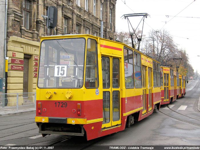 Sk�ad 3 x Konstal 805Na #1712+1738+1729 [15], w dniu 1.11.2007r., ul. Pomorska/ Kili�skiego. Foto: Przemys�aw Bakaj (c)