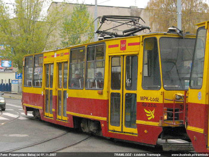 Sk�ad 3 x Konstal 805Na #3023+3025+3026 [15], w dniu 1.11.2007r., ul. Pomorska/ Kili�skiego. Foto: Przemys�aw Bakaj (c)