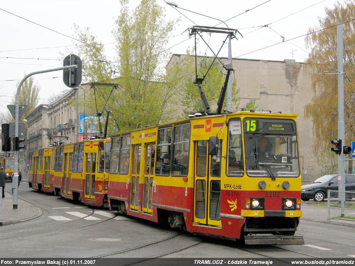 Sk�ad 3 x Konstal 805Na #3292+3643+3644 [15], w dniu 1.11.2007r., ul. Pomorska/ Kili�skiego. Foto: Przemys�aw Bakaj (c)