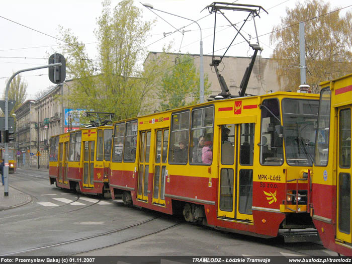 Sk�ad 3 x Konstal 805Na #3292+3643+3644 [15], w dniu 1.11.2007r., ul. Pomorska/ Kili�skiego. Foto: Przemys�aw Bakaj (c)