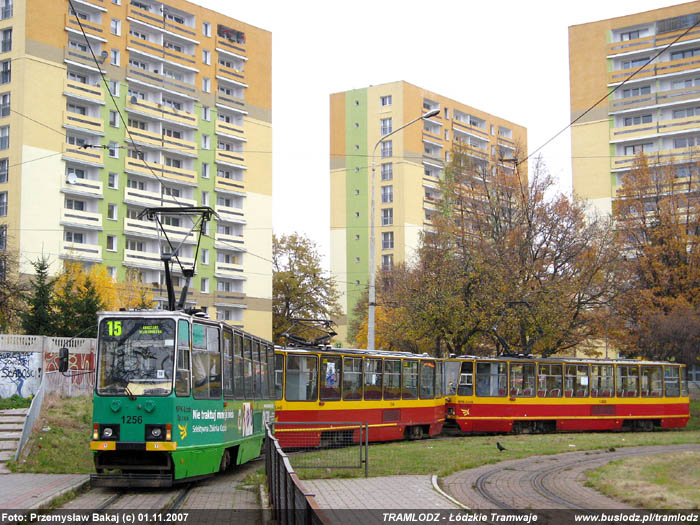 Sk�ad 3 x Konstal 805Na #1256+1344+1400 [15], w dniu 1.11.2007r. Kra�c�wka, Kurczaki. Foto: Przemys�aw Bakaj (c)