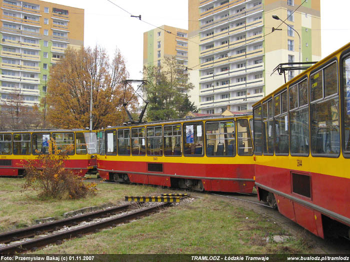 Sk�ad 3 x Konstal 805Na #3292+3643+3644 [15], w dniu 1.11.2007r. Kra�c�wka, Kurczaki. Foto: Przemys�aw Bakaj (c)