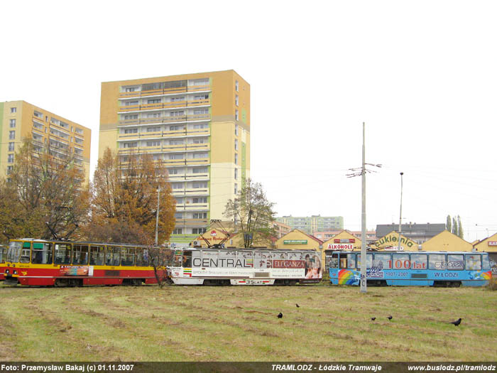 Sk�ad 3 x Konstal 805Na #3323+3340+3341 [15], w dniu 1.11.2007r. Kra�c�wka, Kurczaki. Foto: Przemys�aw Bakaj (c)