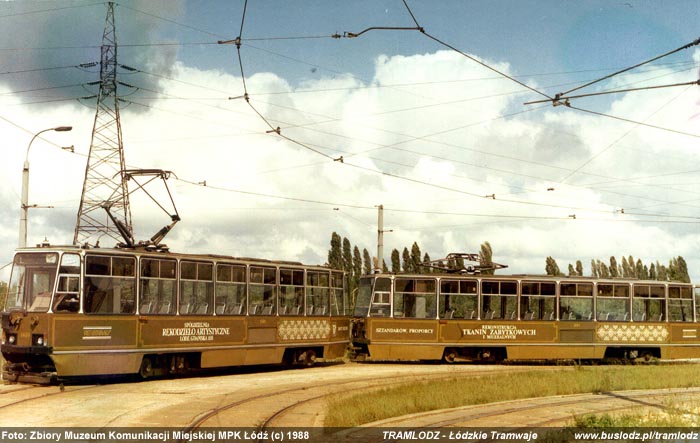 Sk�ad 2x 805Na #1610+1611 [-], 1988r. Zajezdnia, ul. Telefoniczna. Foto: Zbiory Muzeum Komunikacji Miejskiej MPK ��d� (c)
