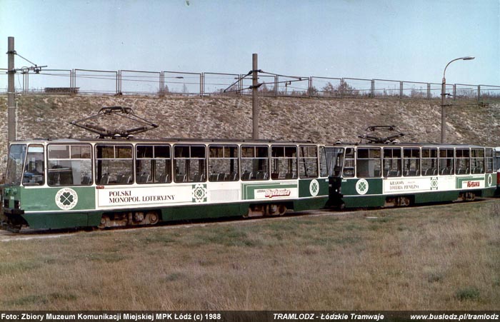 Sk�ad 2x 805Na #1606+1607 [-], 1988r. Zajezdnia, ul. Telefoniczna. Foto: Zbiory Muzeum Komunikacji Miejskiej MPK ��d� (c)